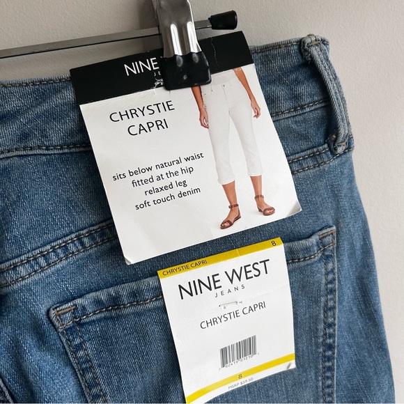 Nine West Chrystie Capri, denim size 8 NWT Medium Wash - Picture 3 of 11